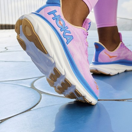 Hoka Clifton 9